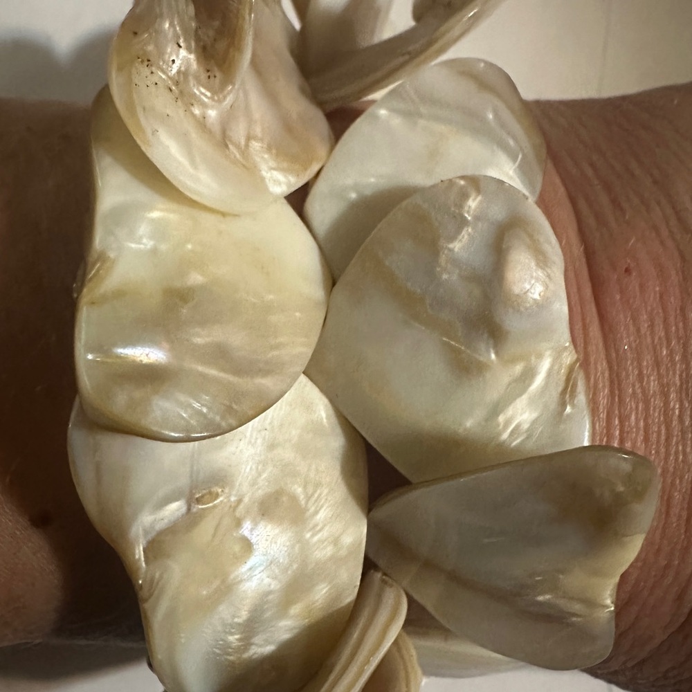 Elegant Mother of Pearl Bracelet
